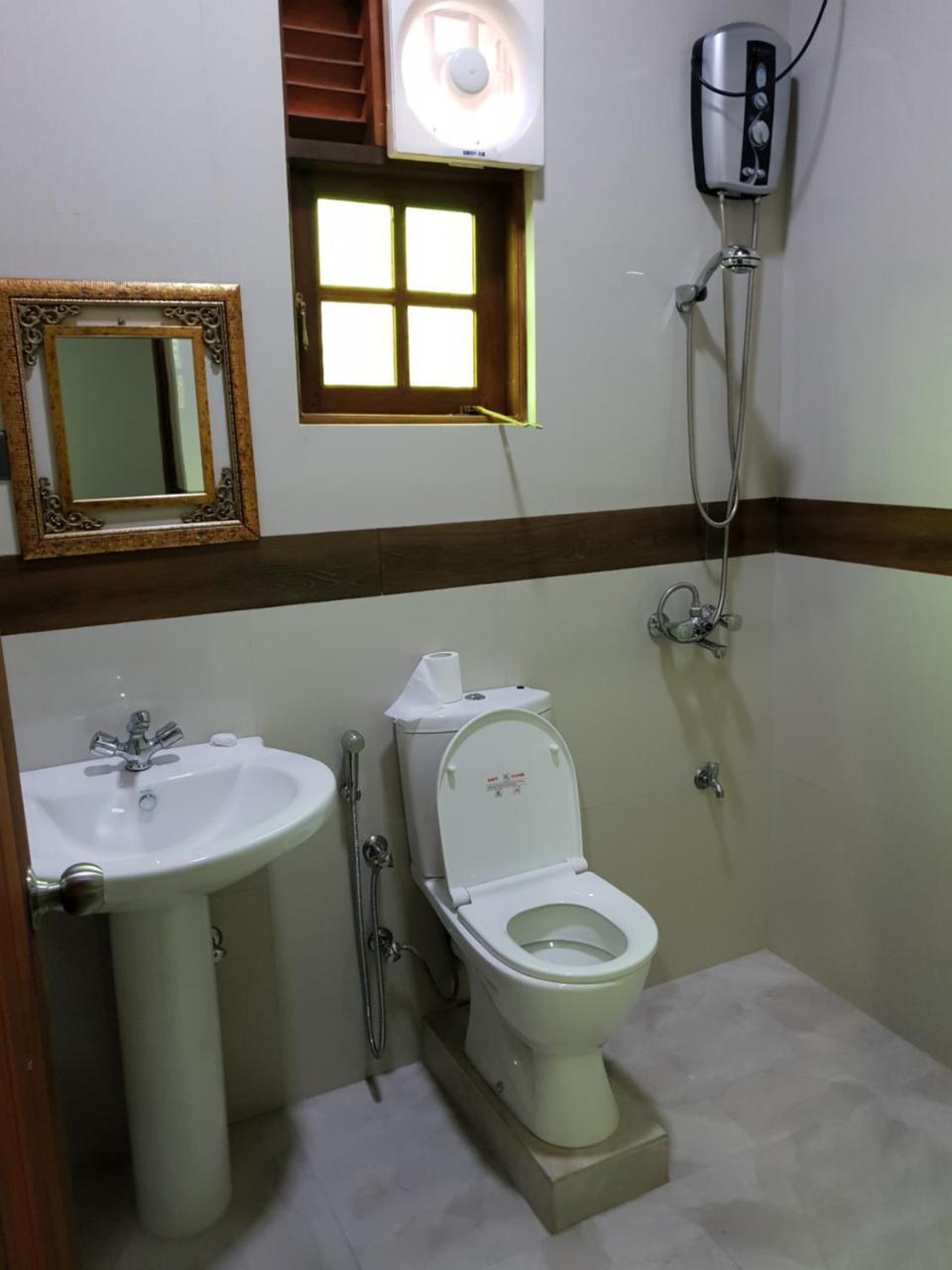 Ice Berg Dehiwala-Mount Lavinia Exterior foto