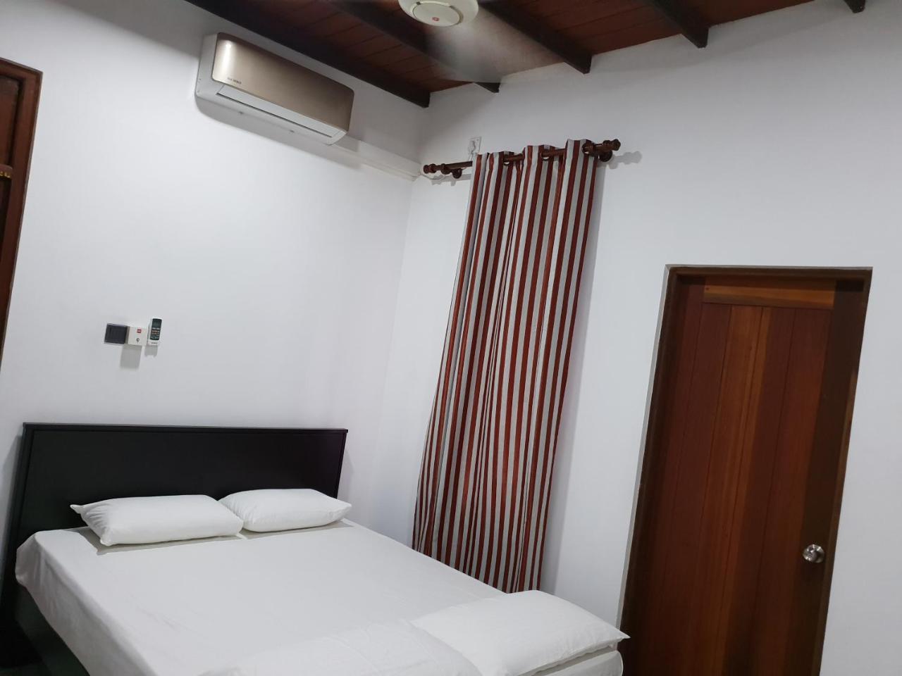 Ice Berg Dehiwala-Mount Lavinia Exterior foto